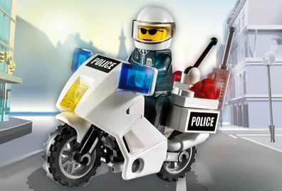 LEGO Set-Police Motorcycle - Black/Green Sticker Version-Town / City / Police-7235-1-Creative Brick Builders